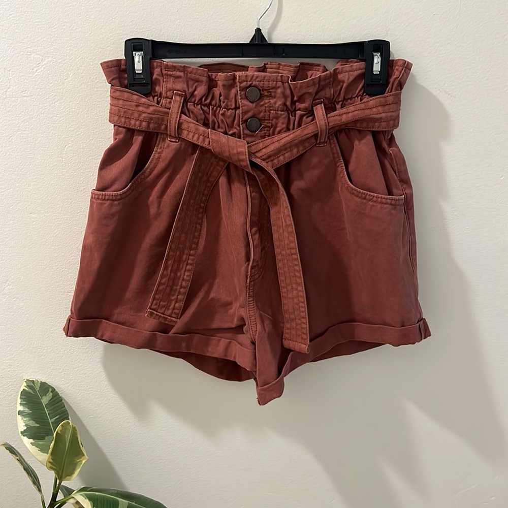 Abercrombie mauve parachute shorts
